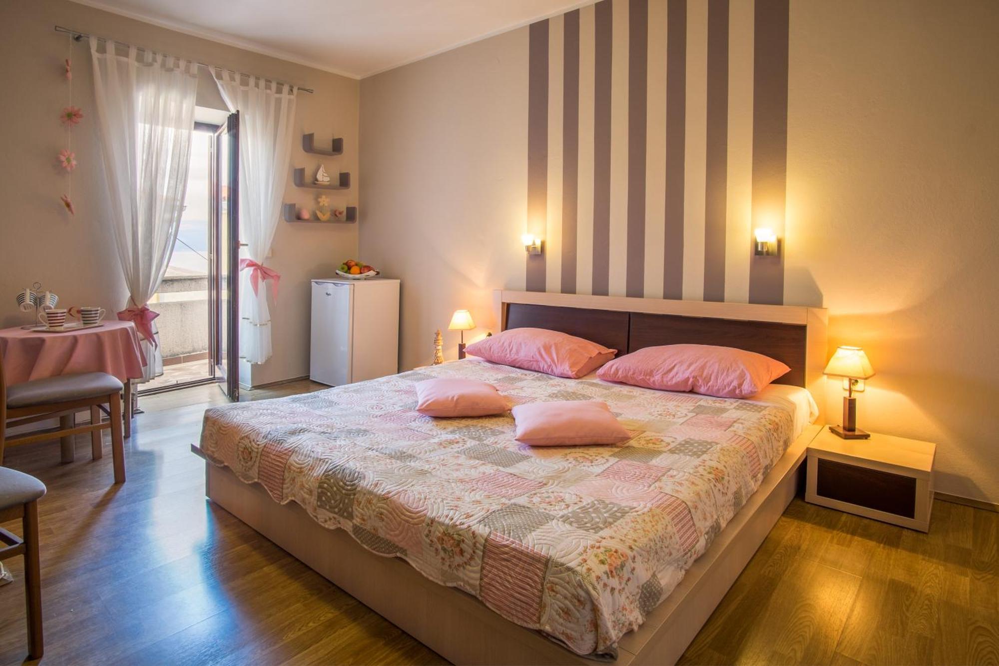 Apartment & Iva Vrbnik (Primorje-Gorski Kotar)