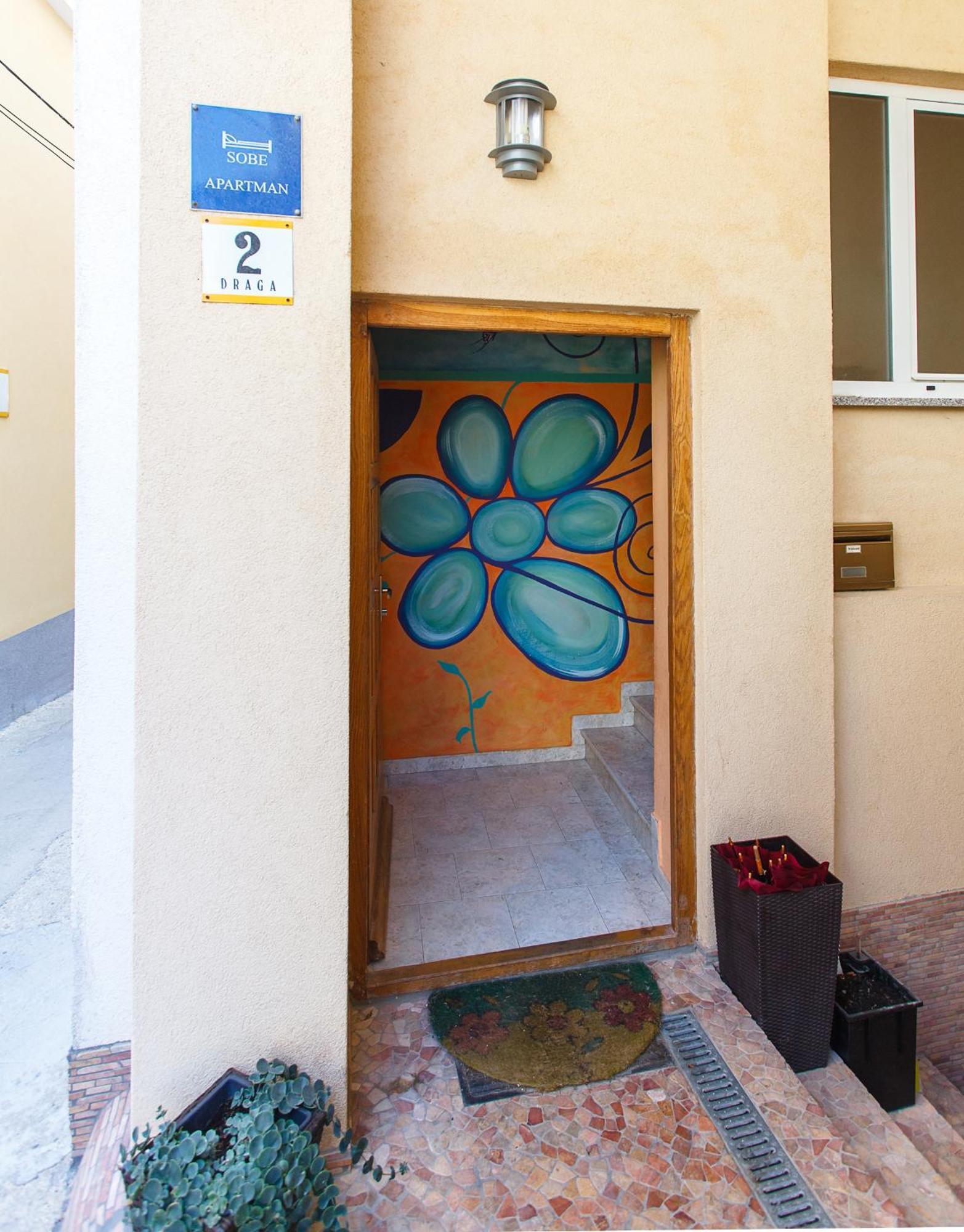 & Iva Apartment *